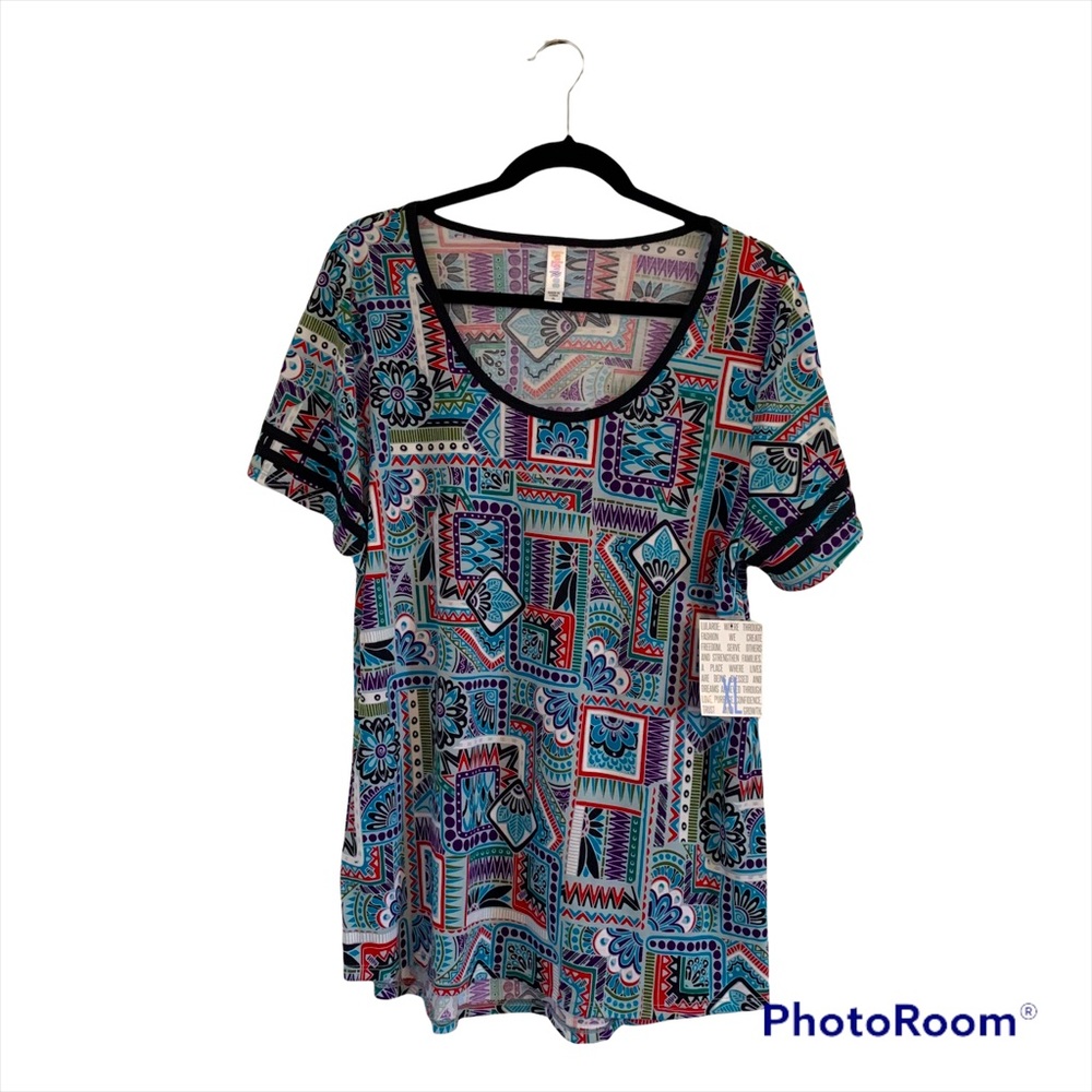 NWT LuLaRoe Classic T